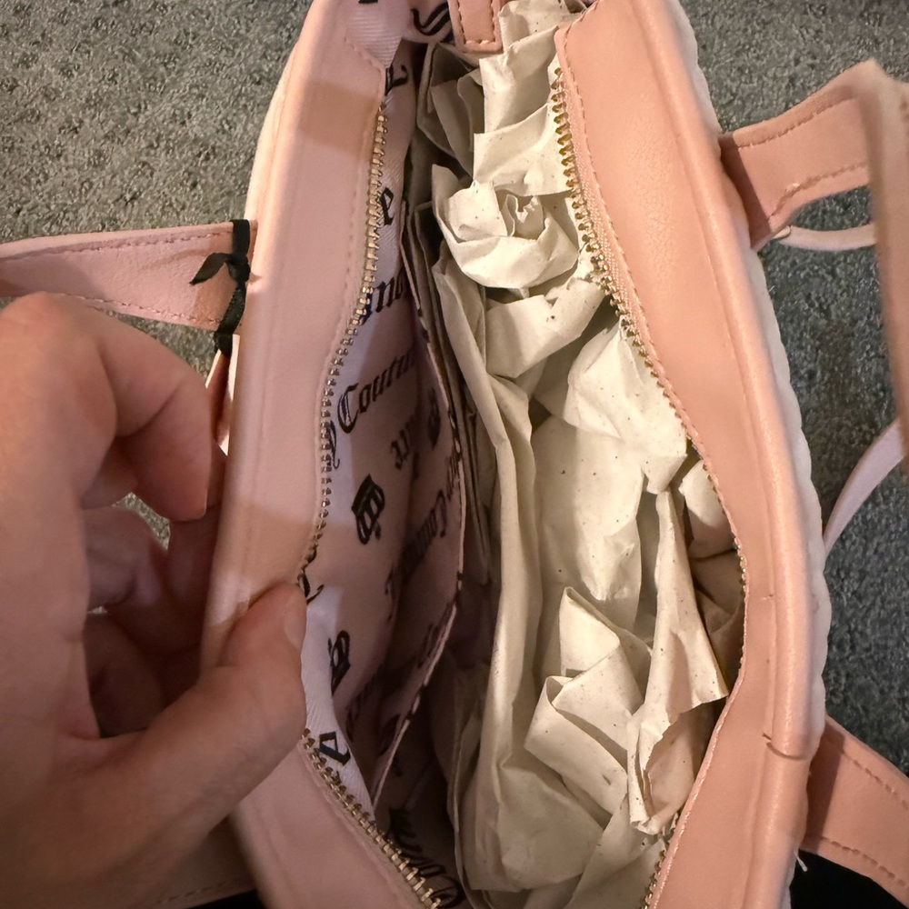 Juicy Couture Blush Quilted Bow Shoulder Bag - Picture 4 of 9